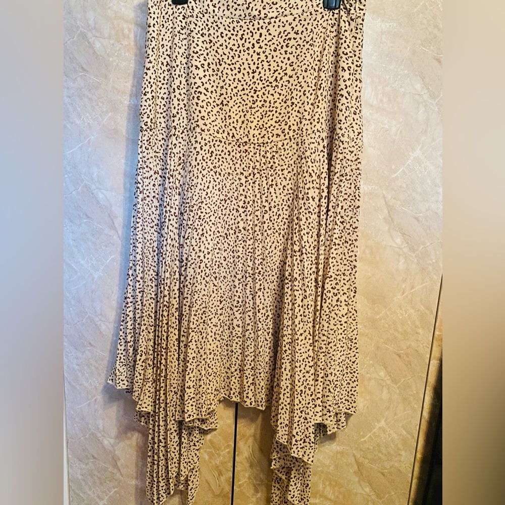 Leopard Print Asymmetrical Women's Skirt - Picture 3 of 7